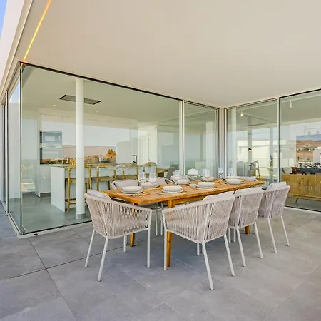 Ametza Vila Callao Salvaje