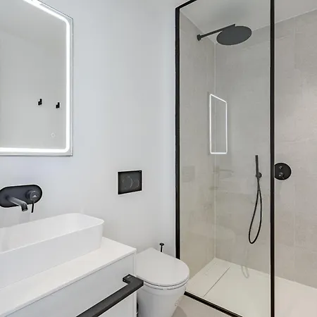 Ametza Vila Callao Salvaje